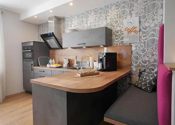 Apartment Upland-flair Waldpfad Mit Einzigartigem Berggarten Im Zentrum!