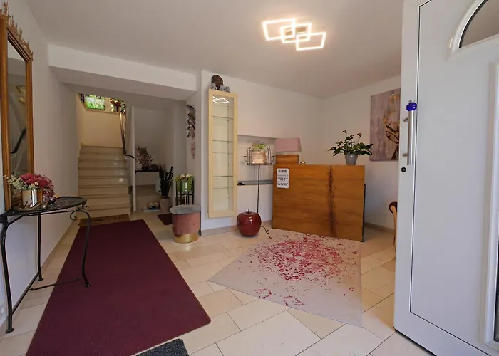 Upland-flair Waldpfad Mit Einzigartigem Berggarten Im Zentrum! *